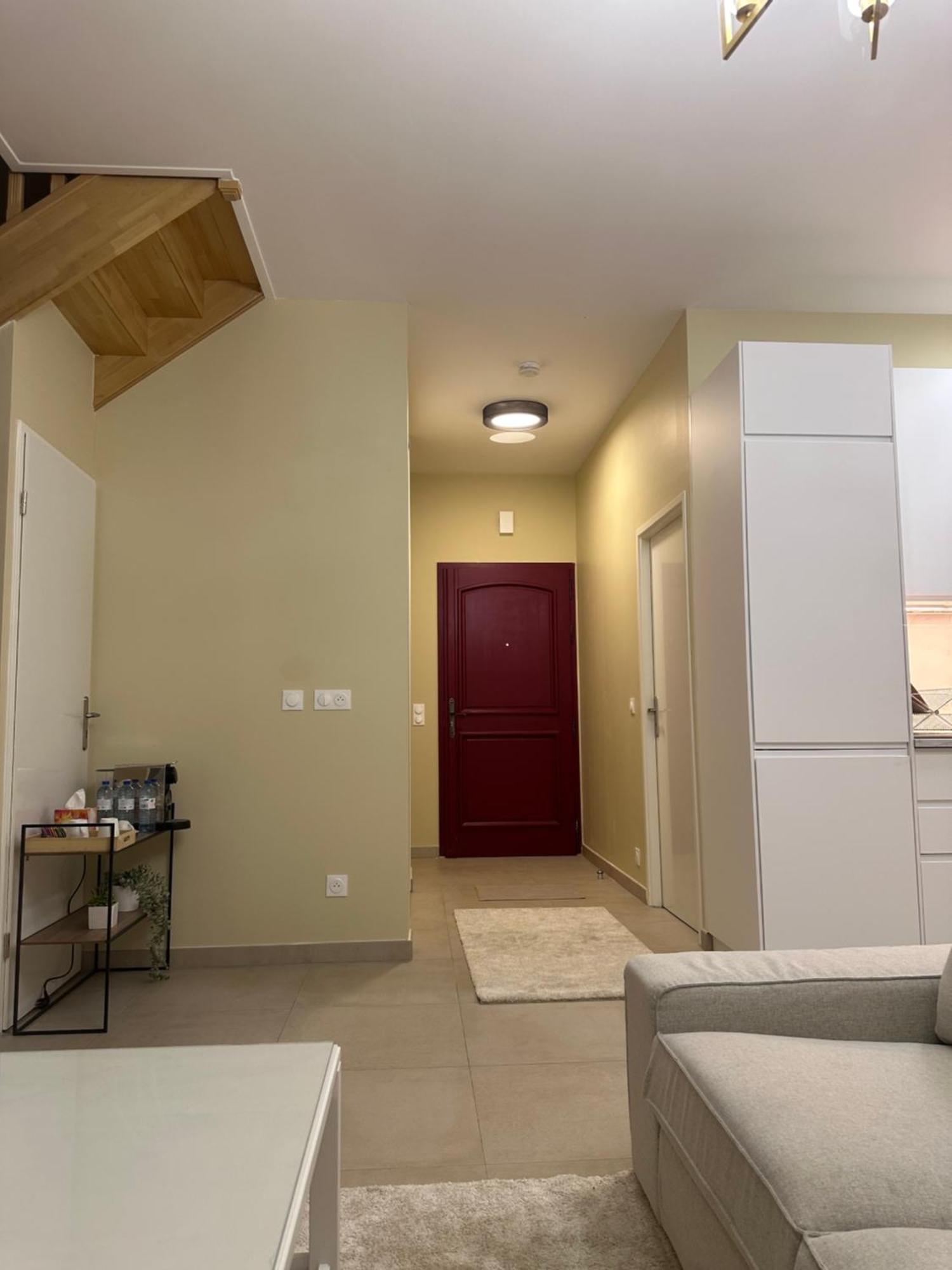 Family's House - Proche De La Vallee Village Et Disneyland Paris ,2 Parkings Holiday home Serris